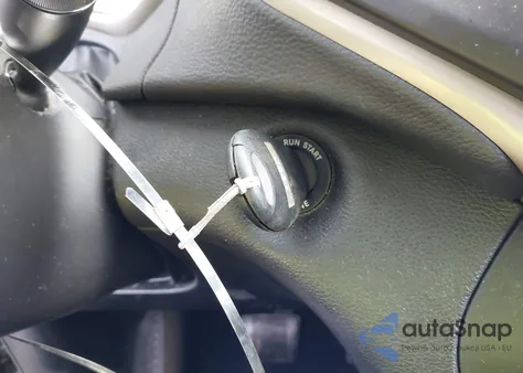 2015 Jeep Cherokee Latitude z USA, uszkodzony, nr VIN 1C4PJMCB4FW659768